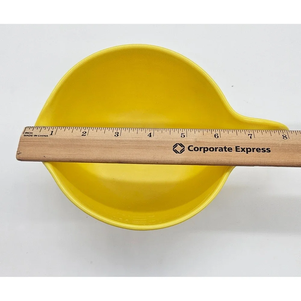 Vintage Rubbermaid Yellow Batter Bowl 3004 Pour Spout Handle 1.5 Qt Retro Bowl